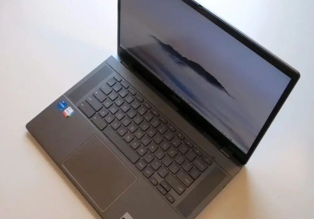 Laptop dla nauczyciela wymagania – co musi spełniać idealny sprzęt?