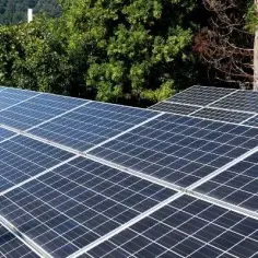 Czym jest stacja solarna - poznaj zalety własnej produkcji energii