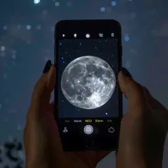 Jak zrobić zdjęcia księżyca telefonem? Proste triki dla każdego z nas